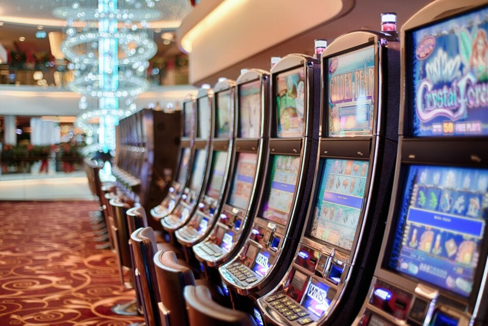 Wireless accounting system for slot machines